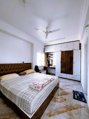 RVR Abode -Private Rooms